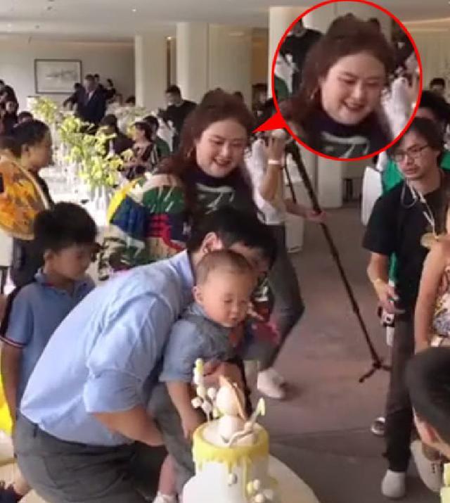 沈腾儿子周岁宴,儿子正面照萌翻众人,妻子王琦被疑怀二胎