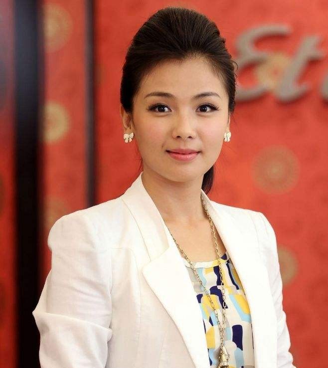 明星刘涛70后优秀实力演员和歌手,善解人意,是受大众喜爱的艺人