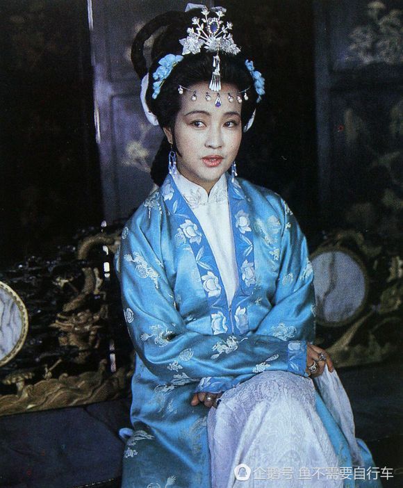 同样演王熙凤,老戏骨刘晓庆为何不如邓婕?,鱼