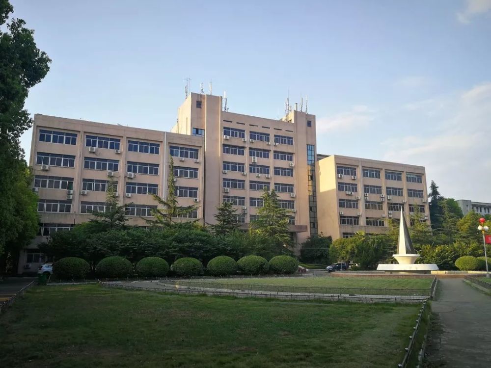 湖北工程学院:马上开学,你想我了吗?