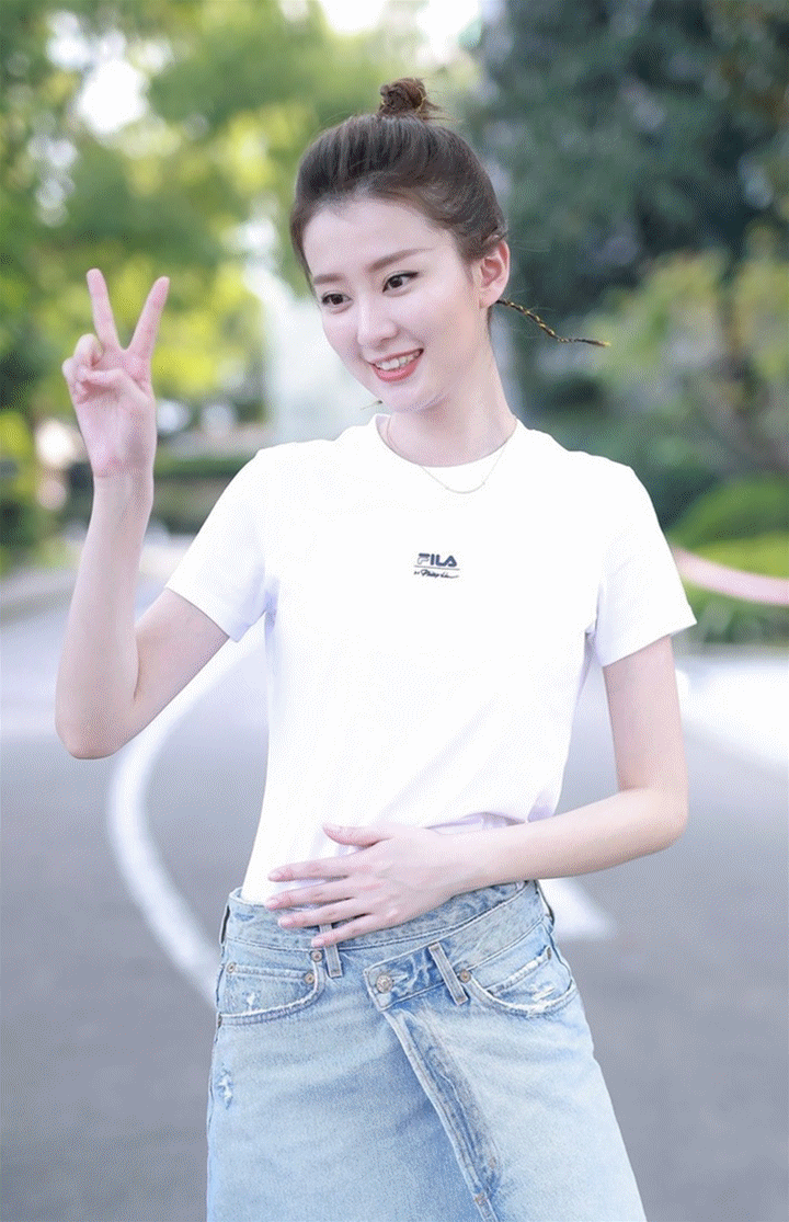 瘦到穿不住裙子,小s大呼不合理!乔欣是被双下巴坑最惨