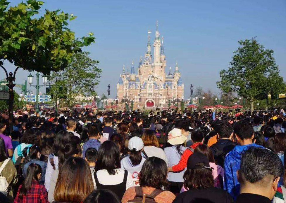 上海迪士尼乐园,迪士尼,排队,游客,人多