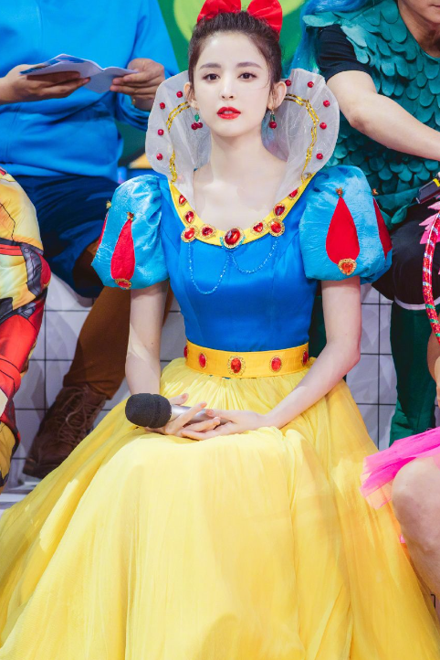 扮演白雪公主的4个明星,娜扎郑爽漂亮,图四竟