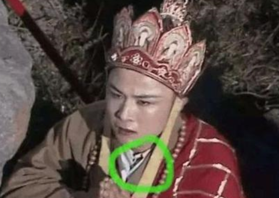 不可思议的西游记穿帮镜头,看完爆笑不止,唐僧这是露了啥?