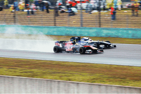 只能隔着屏幕看到的f1赛车,兰州八月车展现场首次亮相