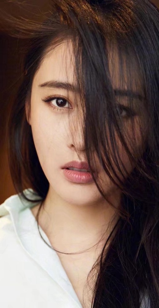 张天爱五官精致,美得无可挑剔