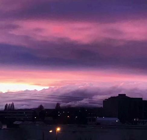 ins·治愈系·天空背景图:突然想起她的时候,回头发现