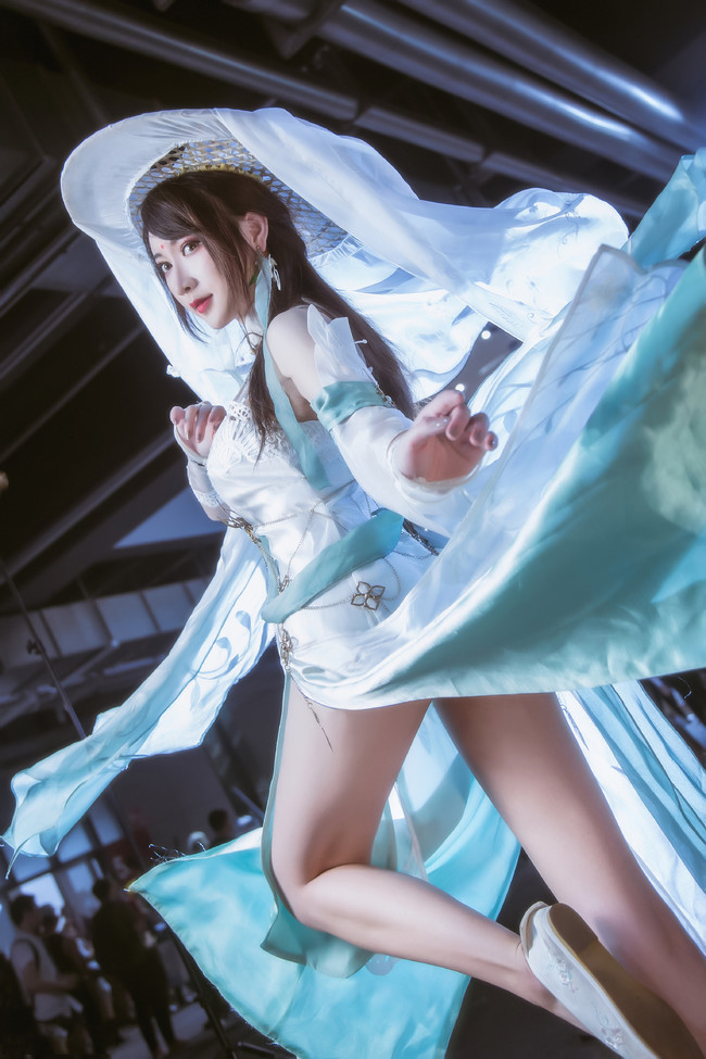 街拍美女:大长腿古风美女cosplay逆水寒,是初恋的感觉