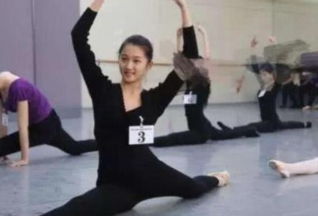 一字马最厉害的五位女星,景甜蔡依林上榜,最后一位这是要上天?
