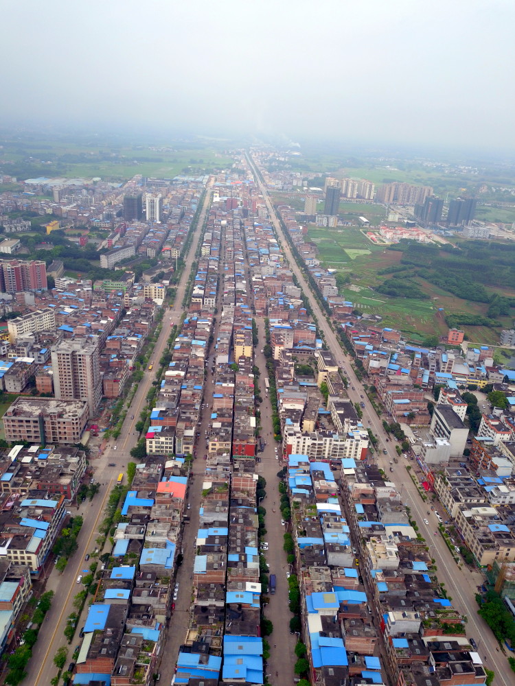 宾阳县的高铁站设在黎塘镇境内,可通达全国10个省市,覆盖广西十多个