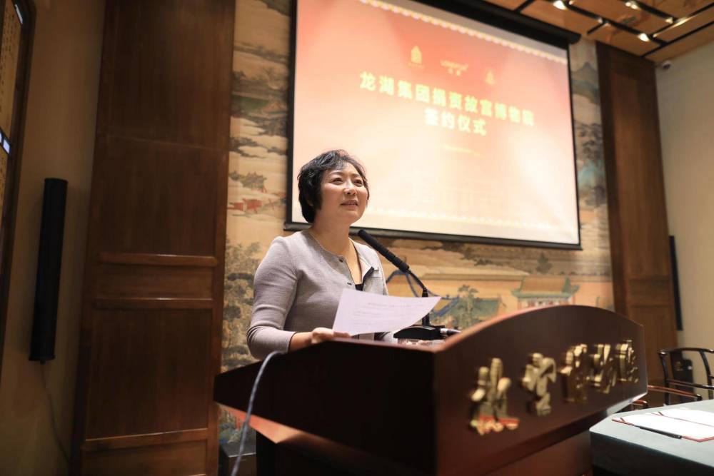龙湖半年净利63亿,吴亚军谈上市十周年,称没有故事就是好故事