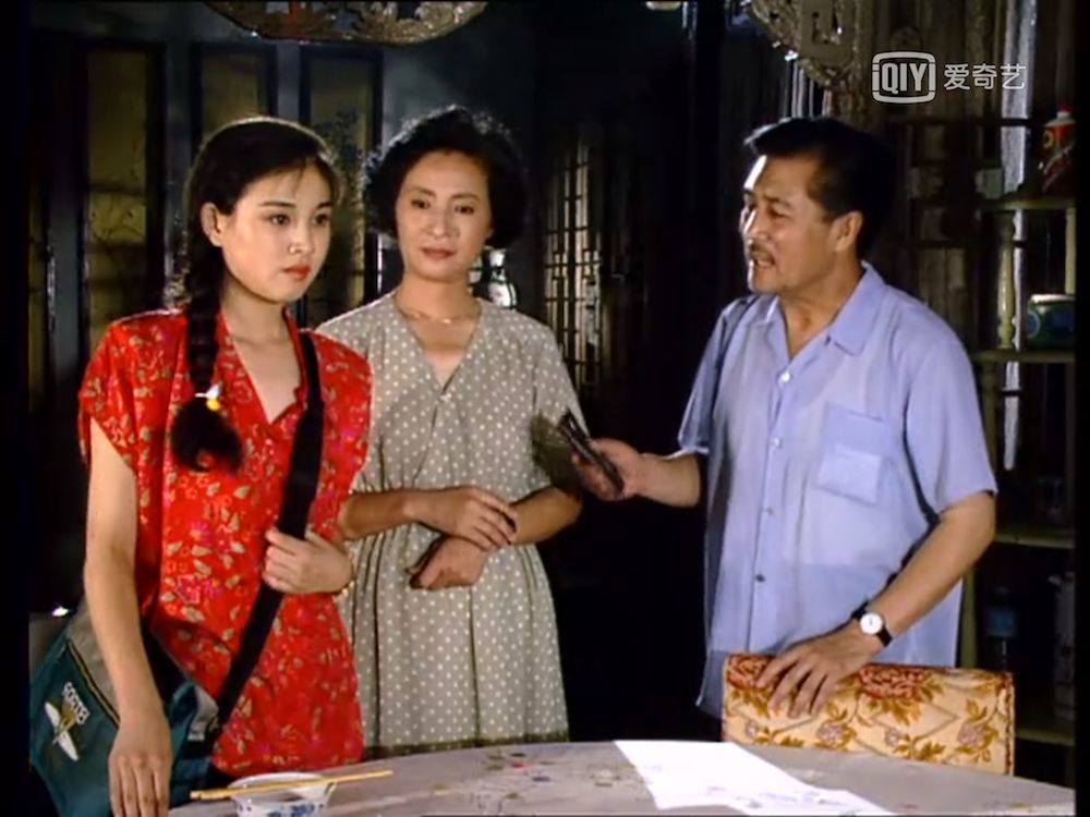 就在拍摄《京都纪事》的时候,电视剧 《武则天》开始满世界找化妆师.