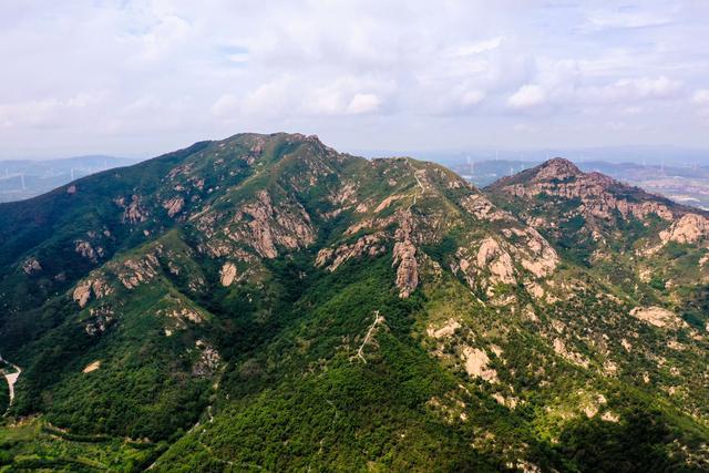 磁山,烟台开发区古现办事处境内,烟台为数不多的免费景区