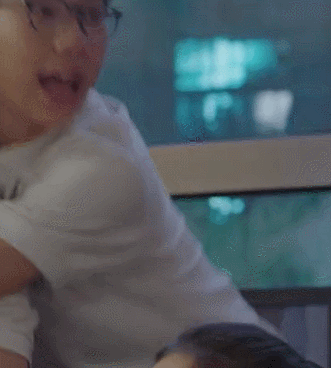 小欢喜:林磊儿抱住乔英子时,谁注意到方一凡的表情?甜