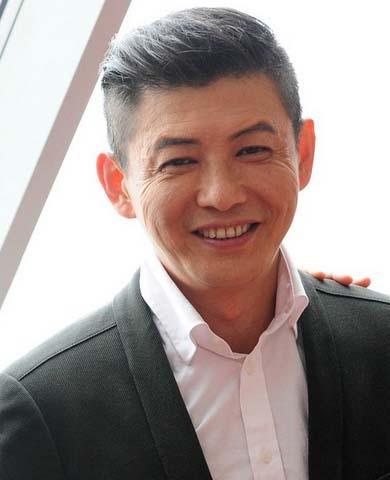 52岁程前近照,曾是央视一哥,与董卿热恋六年,如今满脸