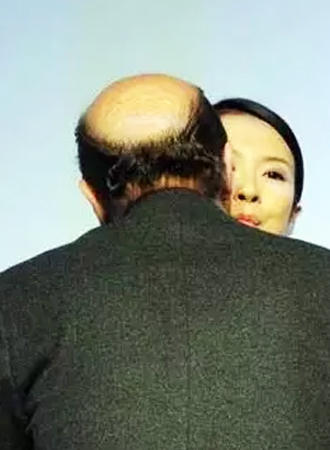 众目睽睽遭非礼还得忍,女明星真不容易