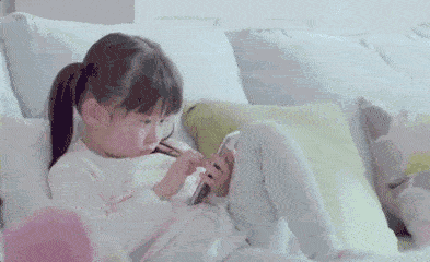 孩子视力骤降至0.05最伤眼的"杀手"不是电脑,不是手机