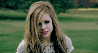 艾薇儿终于要复出了,女神的人生可是一直酷到底的