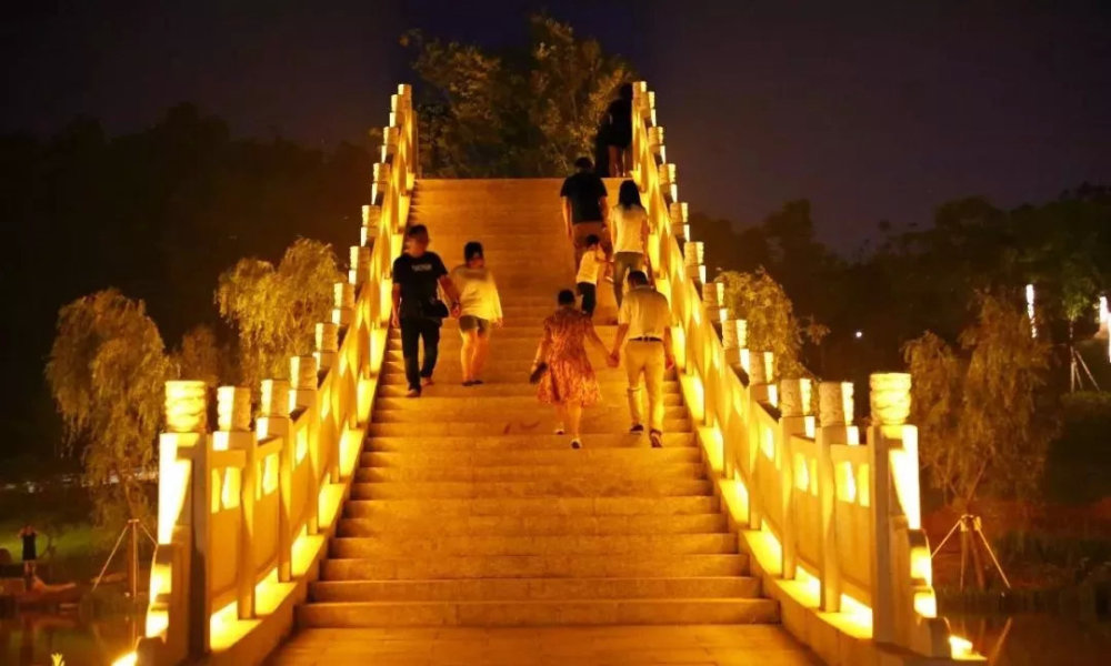 韶州公园的夜景美爆了,一张图让你称霸朋友圈!