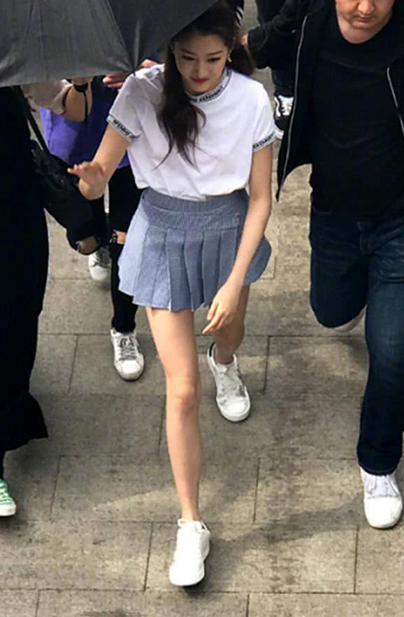 关晓彤的身材有多美?生图下暴露真实身材,网友:鹿晗眼光真好!