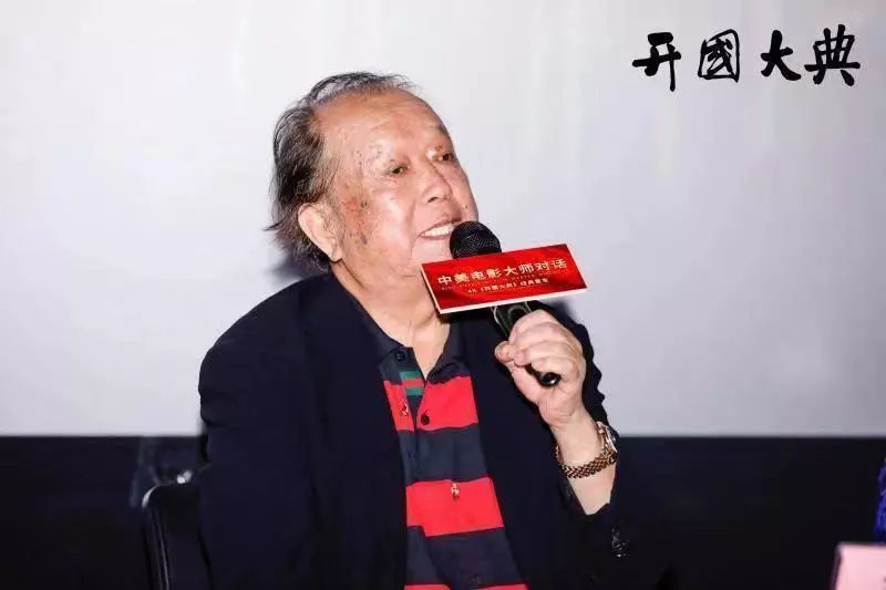 李前宽导演表示: "30年前《开国大典》中黑白资料片与拍摄部分的衔接