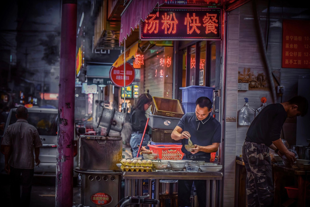 《人间烟火》用光影留住百味人生!