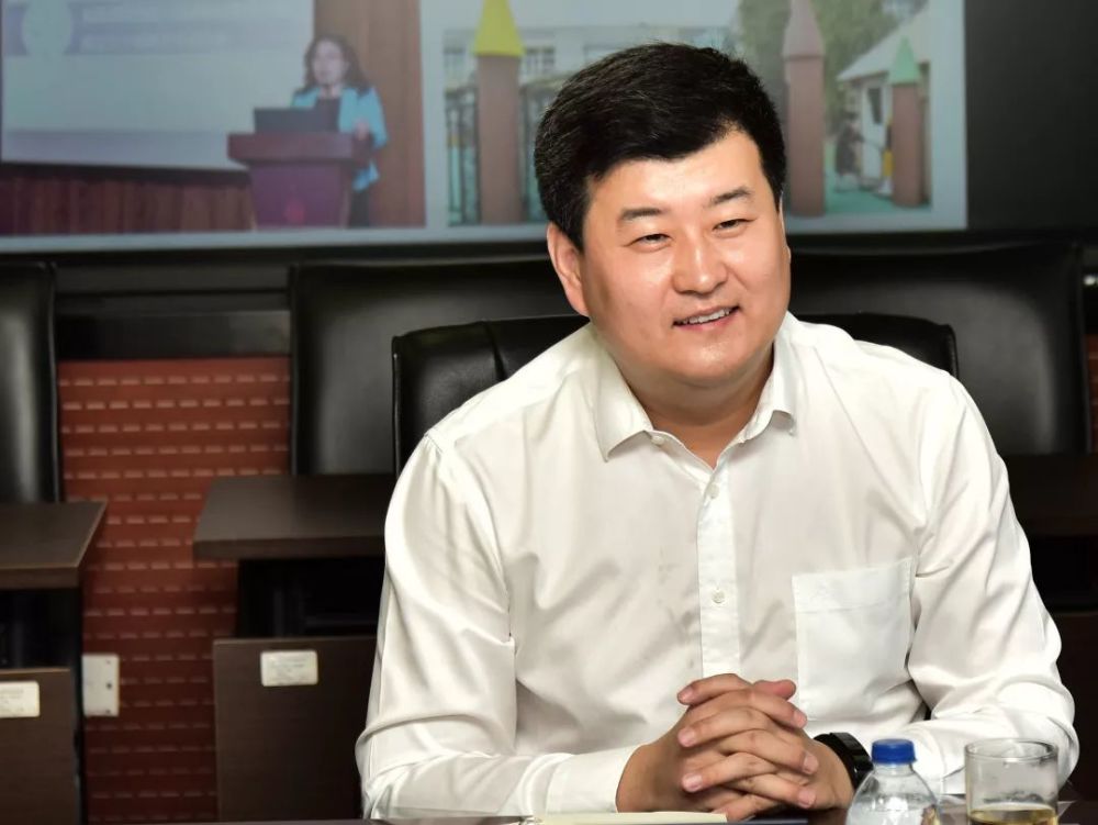 海淀区副区长张若冰调研海淀教育工作