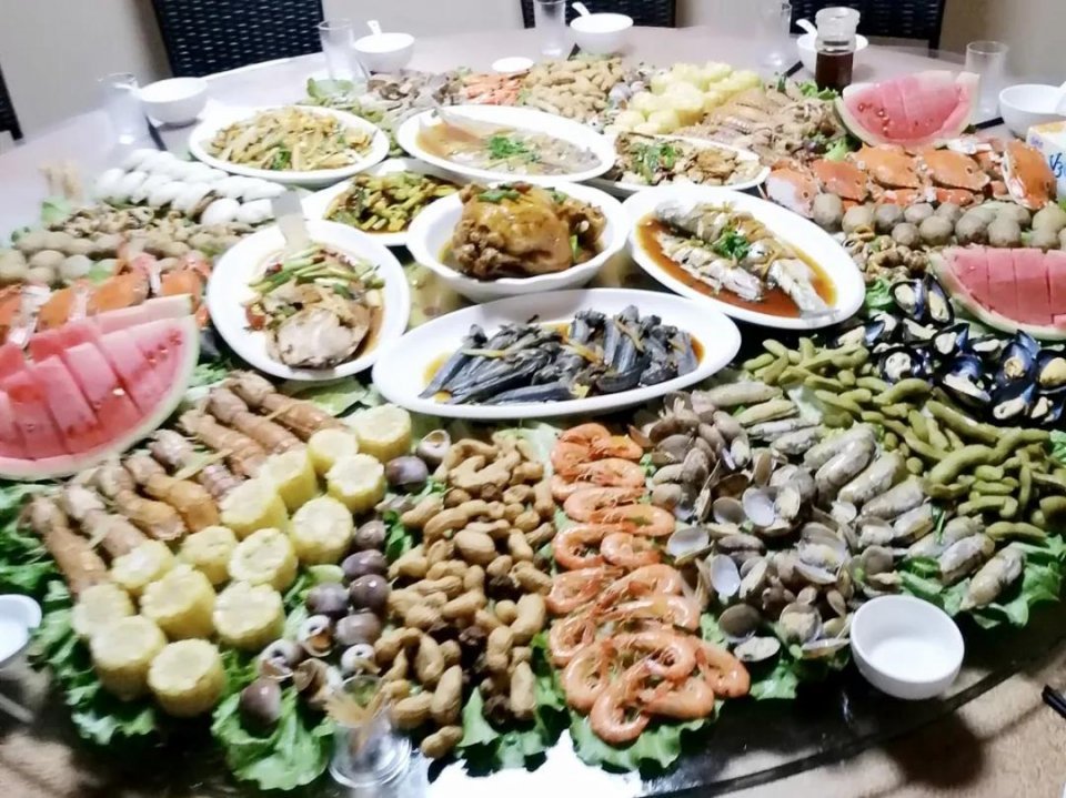 品尝海鲜盛宴,畅游山海之间,享受曼妙时光