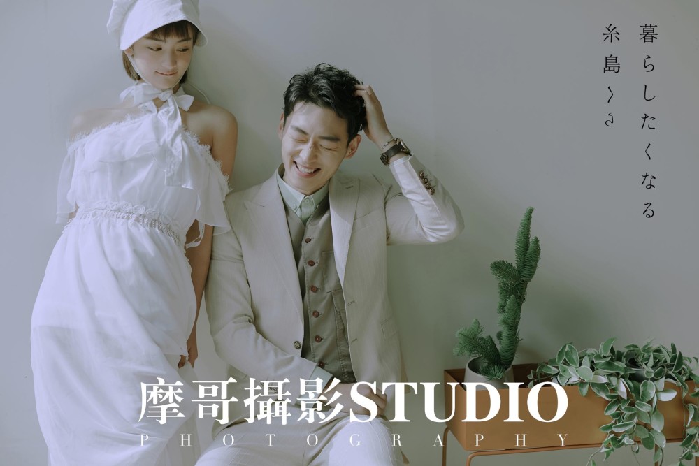 婚纱室偷拍_婚纱情侣头像(3)