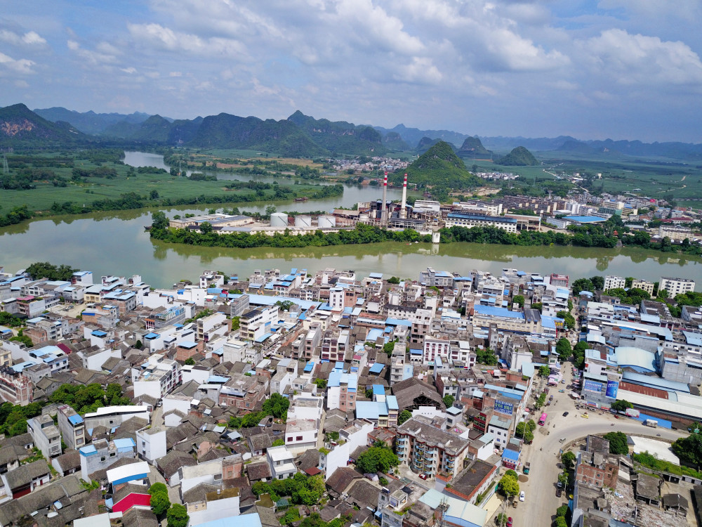 航拍广西乡镇之崇左市驮卢镇 水绕山环 景色怡人 徐霞