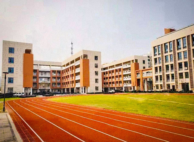 此外,恢复传统公办名校武汉市第三初级中学,在汉阳区重点建设项目