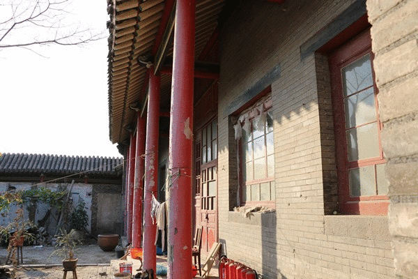 这座有着600多年历史的古建筑, 坐落于城区东风西街与向阳路交叉口