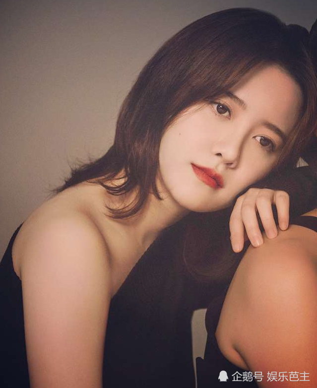 气质美女具惠善,天然美女一颦一笑都很迷人,不靠颜值靠实力!