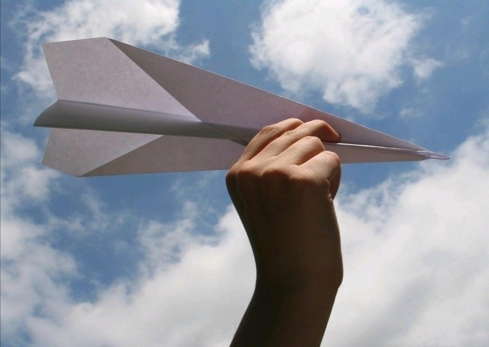 小天天上学记:小天天的纸飞机