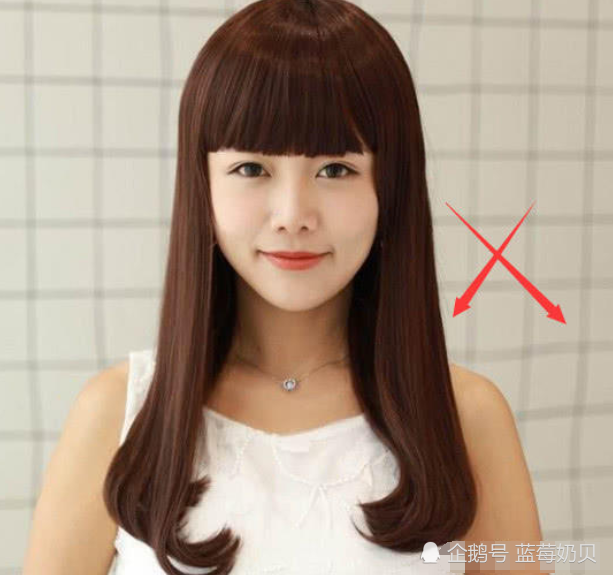 但是对于颧骨高的女生来说是不太适合留刘海的,不管是齐刘海还是空气