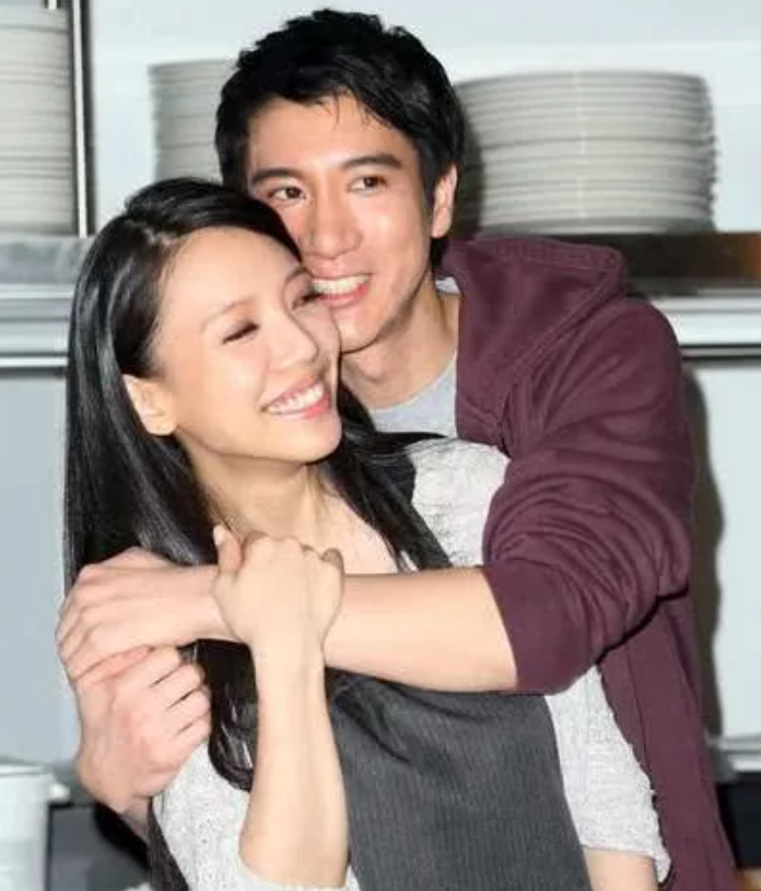 难怪王力宏结婚后从不晒妻子,看到她的颜值后,网友:换