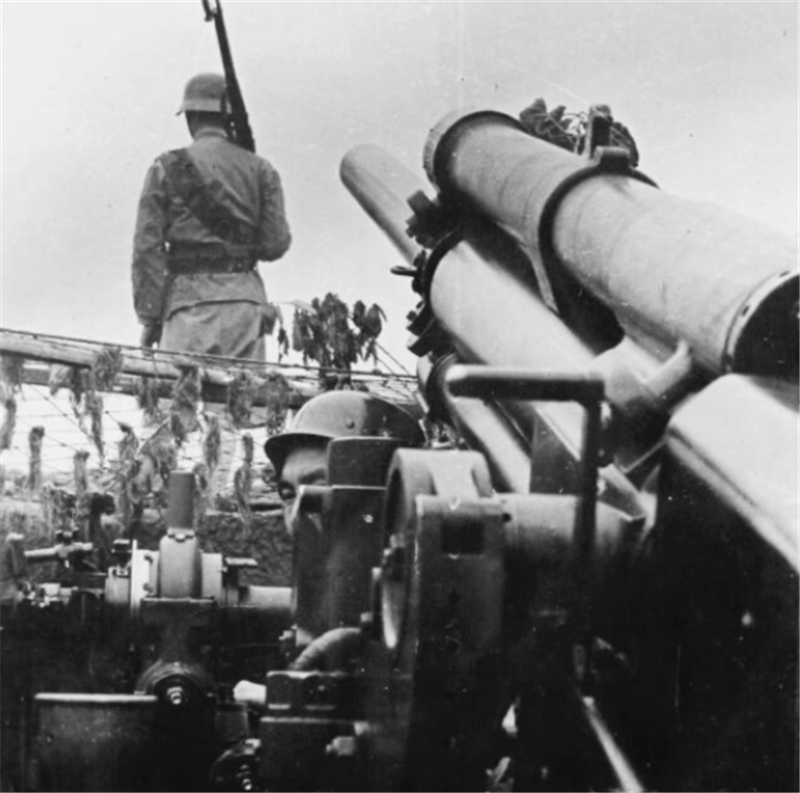 sfh18式150毫米榴弹炮,二战德军同款,有效射程元朝日军同口径火炮.