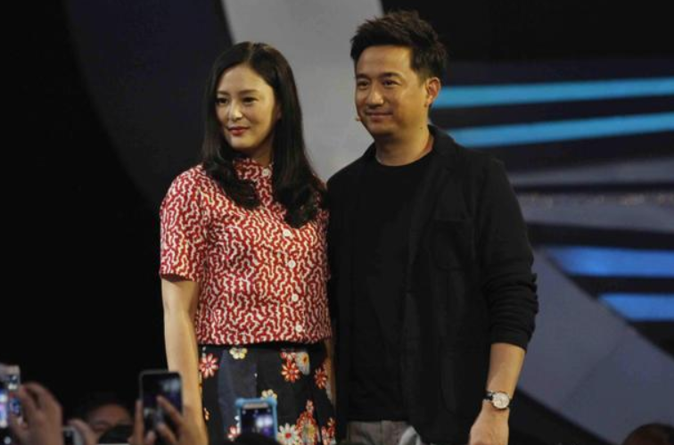她处于"神秘"状态,是位单亲妈妈,多才多金是新丽传媒的副总裁