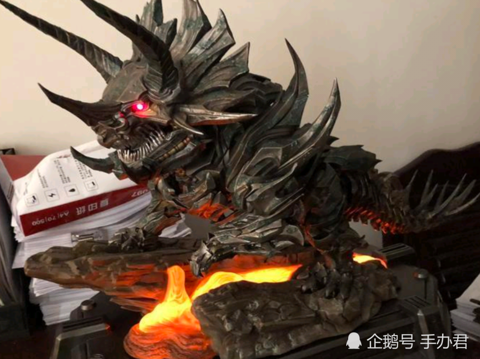 变形金刚机器恐龙铁渣手办,最后的岩浆表现实在太赞