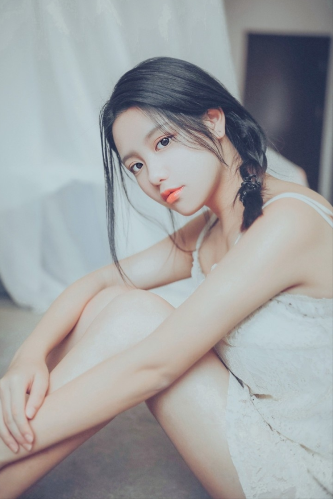 朦胧感觉的女神,颗粒感复古写真