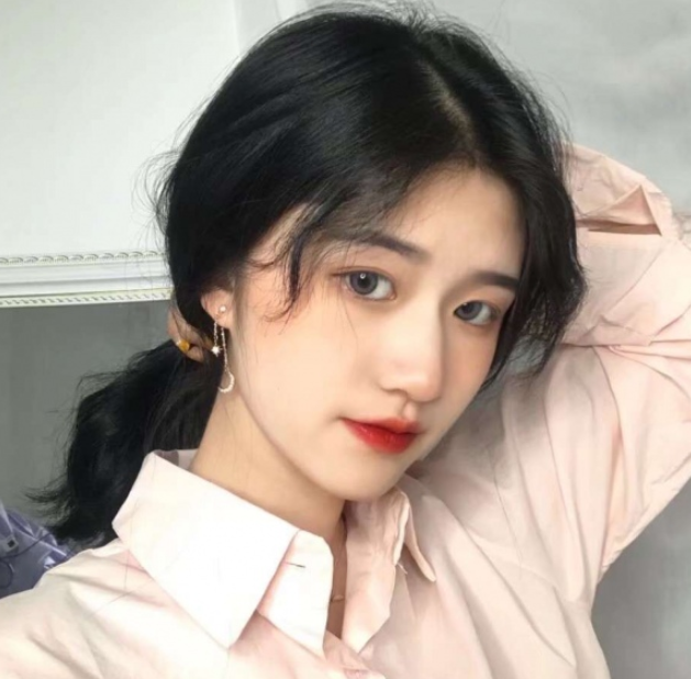 质感·甜美·女生头像:和谁都别熟得太快,语言很多时候都是假的