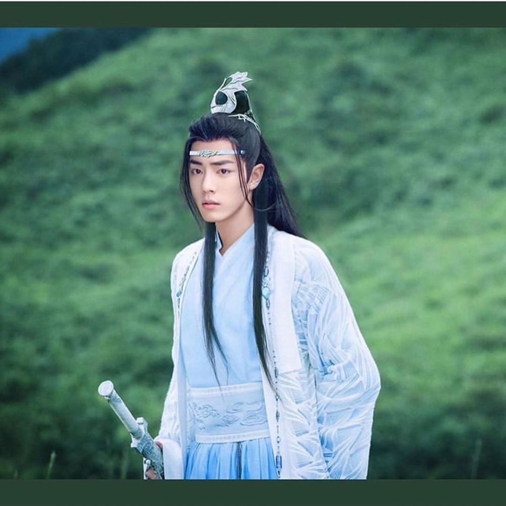 回忆《陈情令》,魏无羡随手一扔却被蓝湛珍藏,到底谁先动的情?