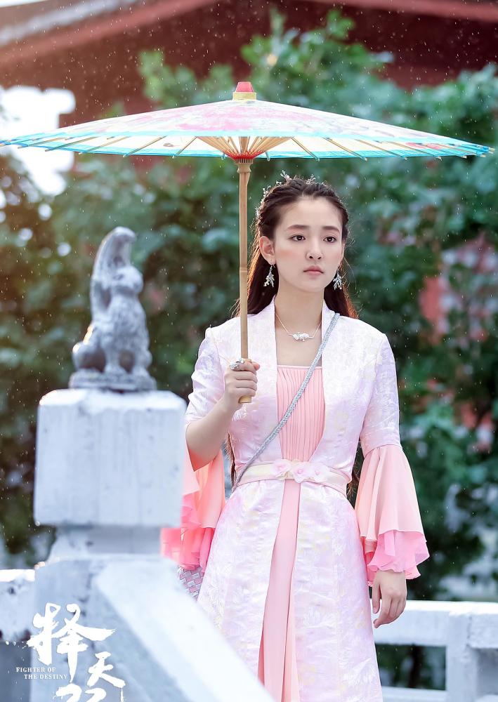 吴倩择天记古装剧照图片,机灵小可爱