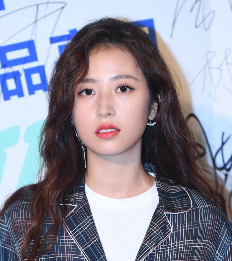 周雨彤,出生于1994年,中国女演员,毕业于复旦大学上海视觉艺术学院