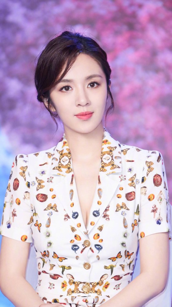 王晓晨精致壁纸,温婉大方又很优雅,非常的迷人!