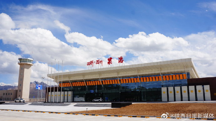 青海机场:架起空中"通廉路" 解决百姓"出行难"