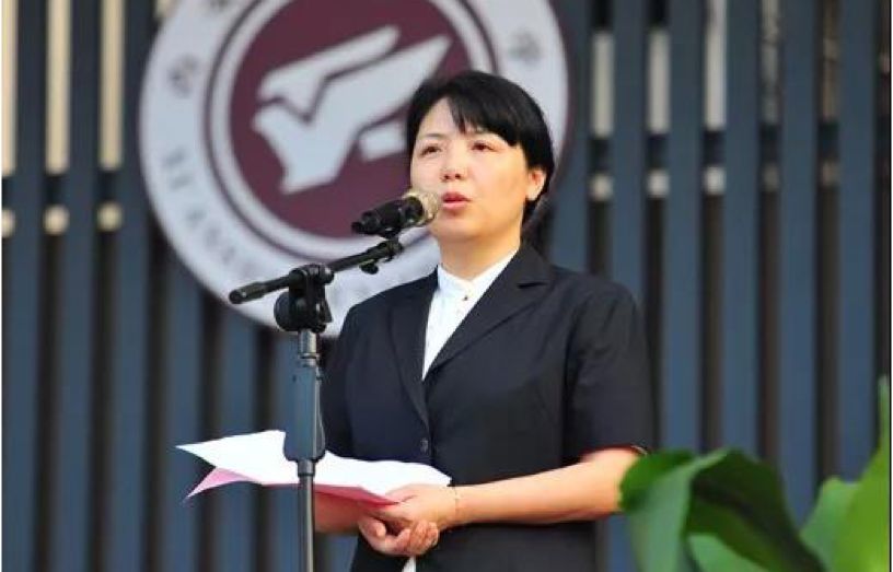 陕西西安铁一中学 庆群 成为更好的自己,首先需要我们努力做一个精神
