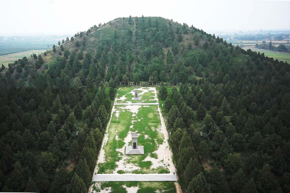 汉代帝王陵墓中规模最大的陵墓,被称为"中国的金字塔"