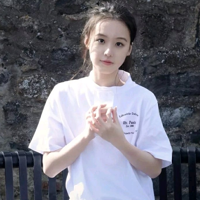 上学时期受欢迎的3种女生,颜值高并不算啥,第2个超有异性缘!