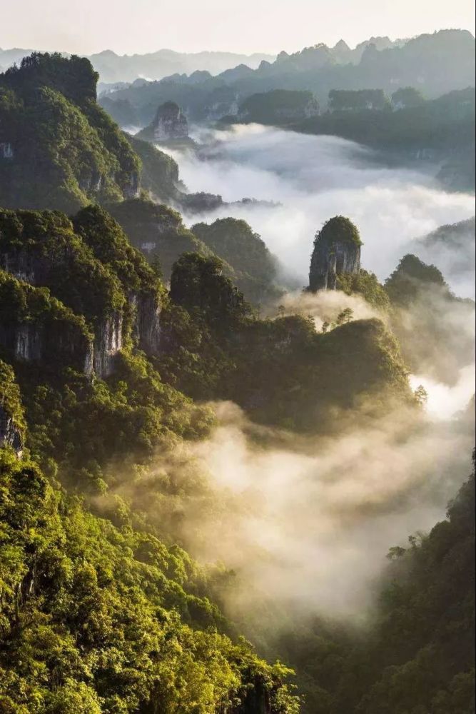 施秉云台山,云雾缭绕,如梦境般美丽 南方喀斯特世界自然遗产